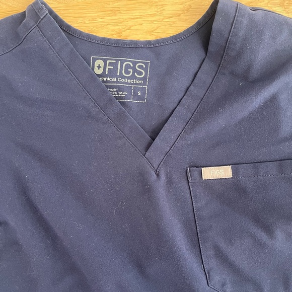 Figs scrub top - Picture 2 of 2